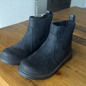 UGG Kids Classic Leather Boots – Size 1